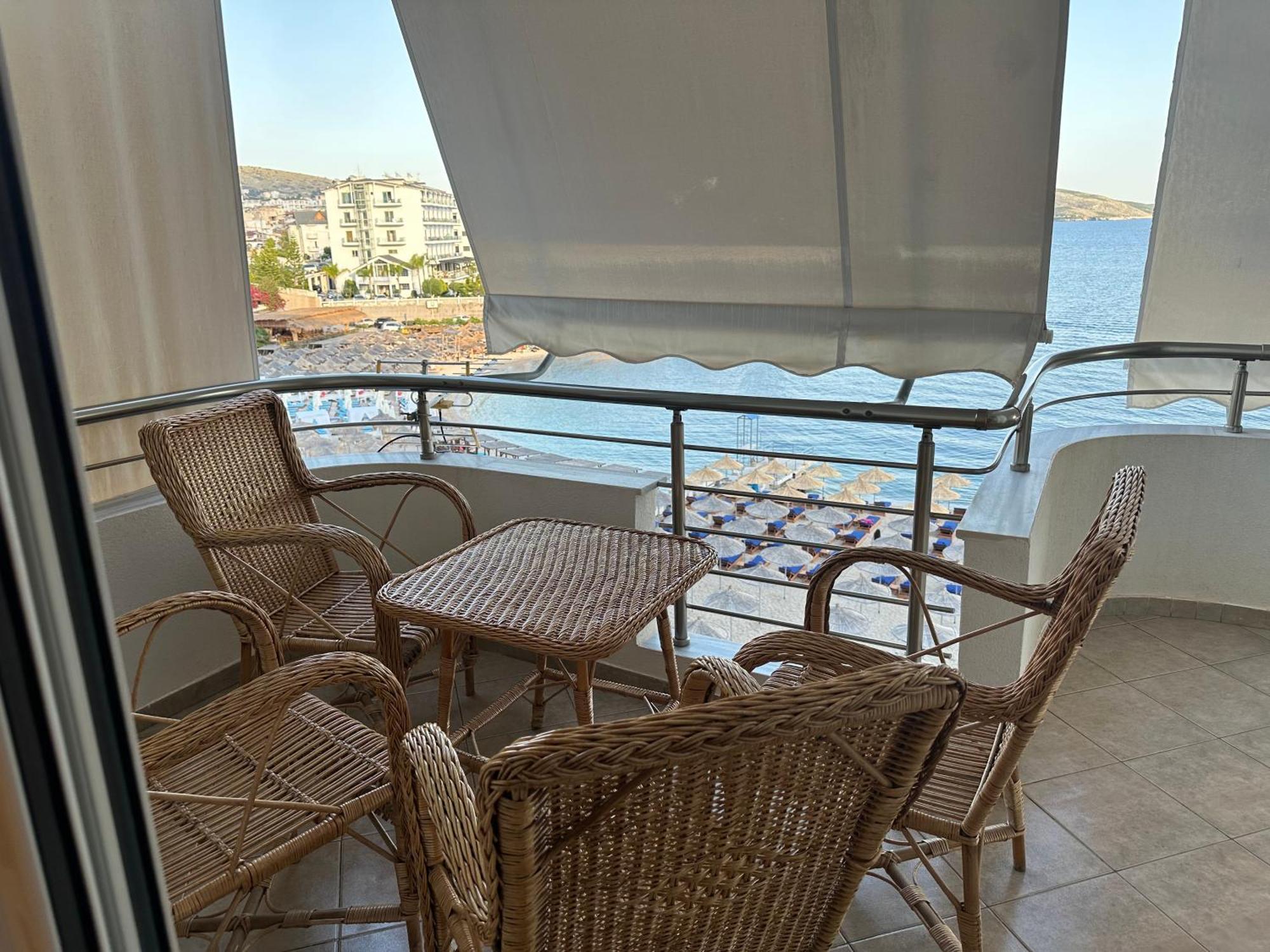 Aqua Apartments Seaview Sarandë Exterior foto